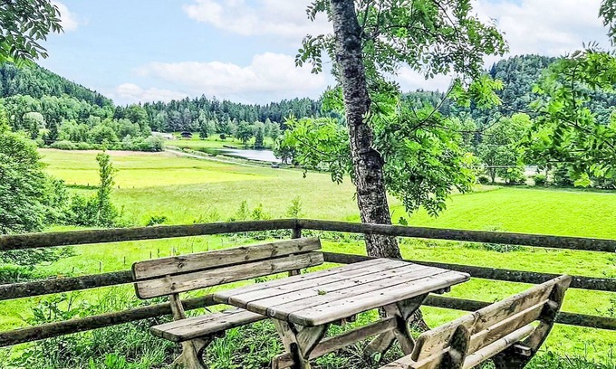 Sankt Urban Apartment | Beautiful apartment for 6 people with WIFI, terrace and panoramic view