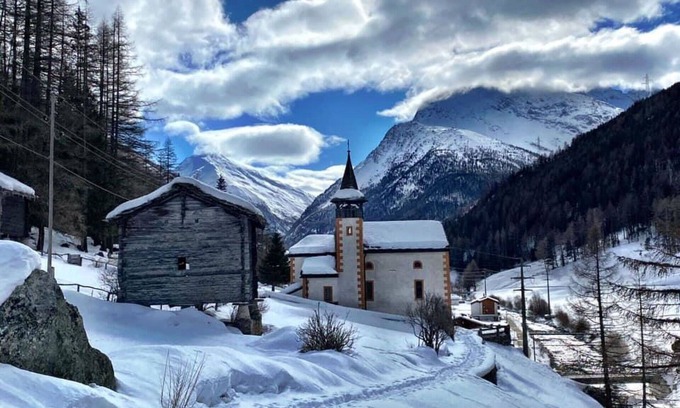 Saas Grund Apartment | Beautiful apartment for 7 people with WIFI, TV and balcony