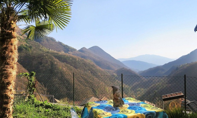 Premeno Apartment | Beautiful apartment for 4 guests with TV, balcony and pets allowed