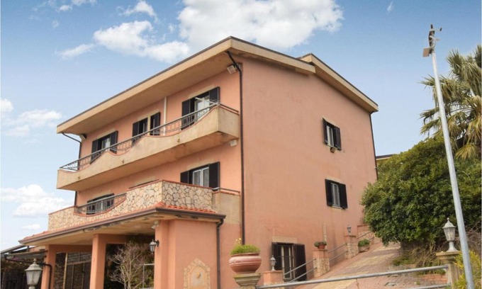 Bonifati House | Beautiful Apartment In Bonifati