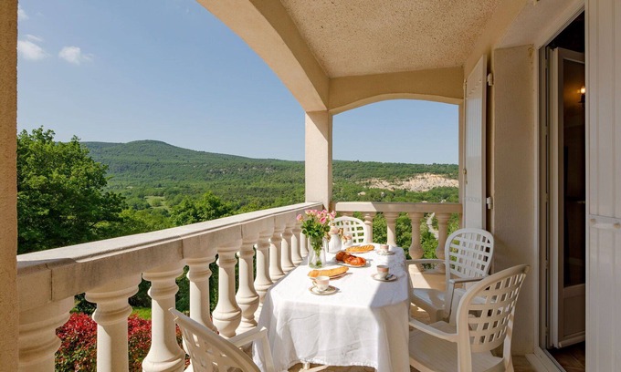 Bauduen Villa | Beautiful apartment in villa for 6 people with WIFI, TV, balcony, pets allowed and panoramic view