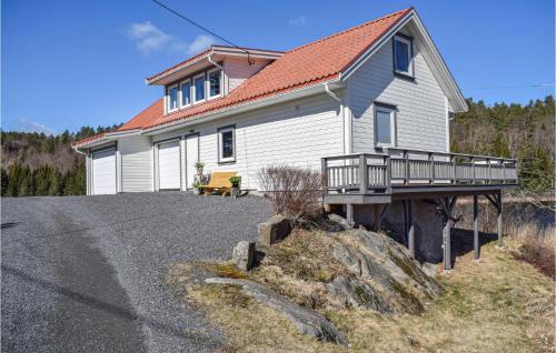 Songe Apartment | Beautiful Apartment In Risør With Wifi