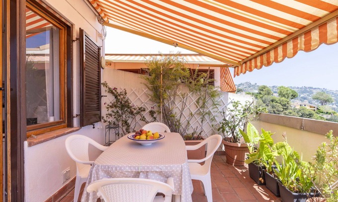 Ospedaletti Apartment | Beautiful apartment for 4 people with A/C, WIFI, pool, terrace and pets allowed