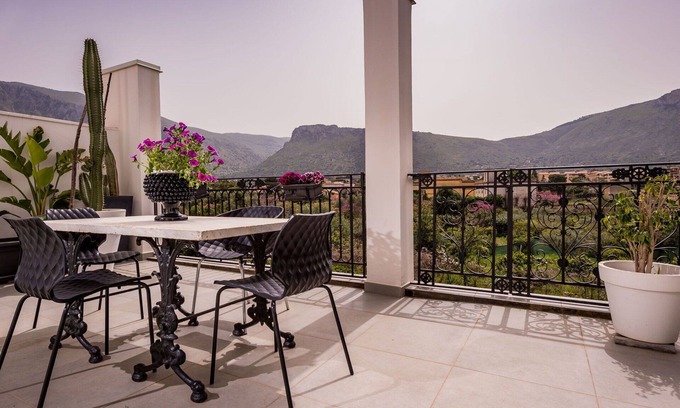 Terrasini Apartment | Beautiful apartment for 4 guests with WIFI, A/C, TV and terrace