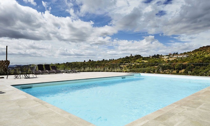 Capolona Apartment | Beautiful apartment with pool, WIFI, TV, pets allowed and panoramic view, close to Arezzo