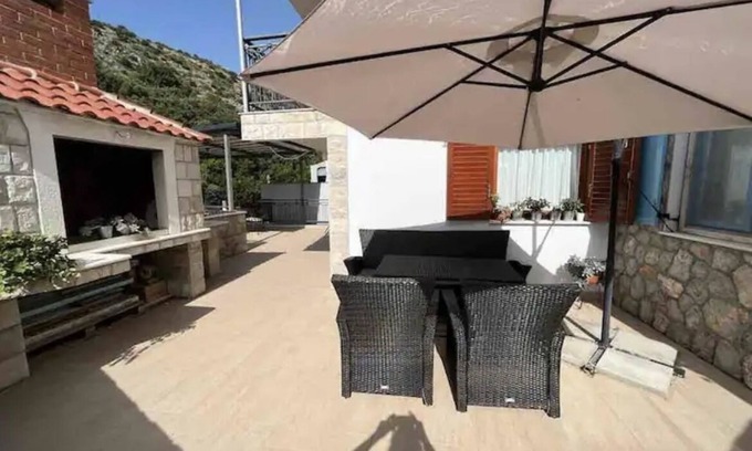 Stikovica Apartment | Beautiful Apartment With Huge Terrace and Sea View