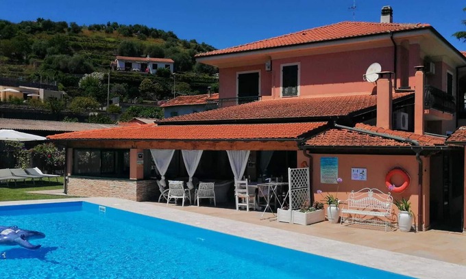 Imperia Apartment | BEAUTIFUL APARTMENT X 5 WITH HOT-HUB POOL ABOUT 2 KM FROM THE SEA