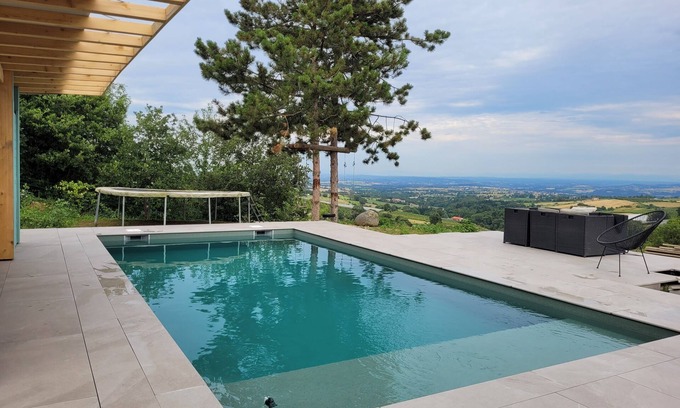 Chabaniere House | Beautiful architect-designed house in the Monts du Lyonnais region