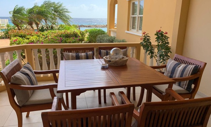 Willemstad Apartment | Beautiful beach apartment on ground floor with private beach