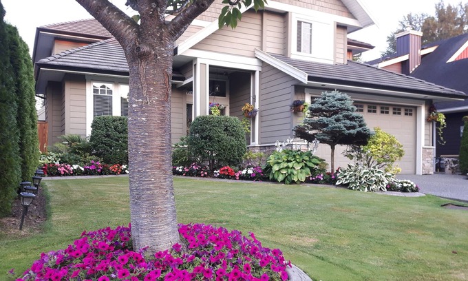 Delta House | Beautiful, big, modern home for price of a condo!