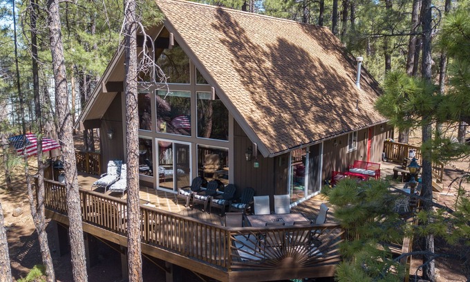 Munds Park Cabin | Beautiful Cabin on quiet Cul-de-sac: Large deck, firepit, patio heaters, grill