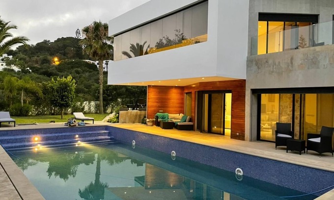 M'diq Villa | Beautiful, contemporary villa in the mountains of Cabo in a gated community