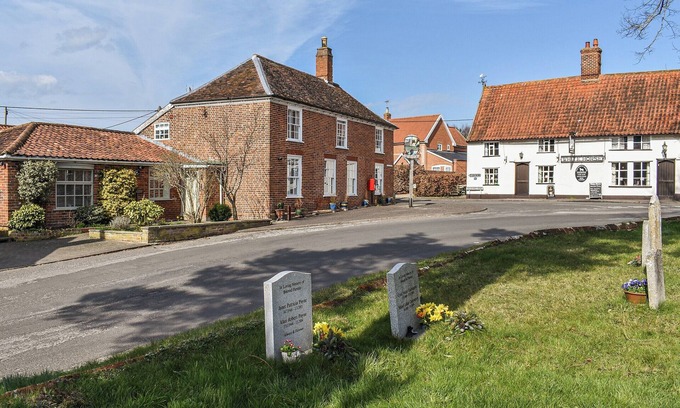 Saxmundham Cottage | Beautiful cosy cottage in the heart of Suffolk.