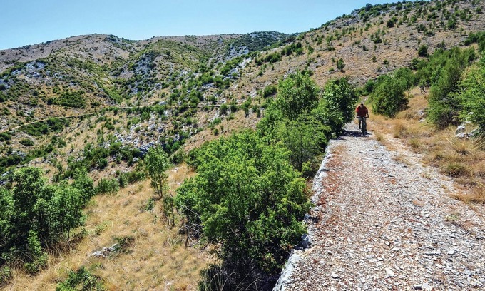 Primorski Dolac House | Beautiful cottage, located in the tranquility of nature.