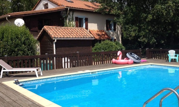 Suris House | Beautiful Detached Charentais Farmhouse with Large Pool and Open Views