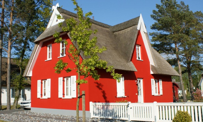 Glowe House | Beautiful, elegant holiday home "Svantovit" in a prime location in Glowe