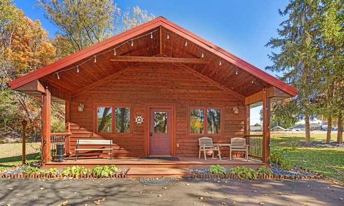 Kiel Cottage | Beautiful Fall Getaway. Lakefront Property ONLY 9.5 miles from Road America !