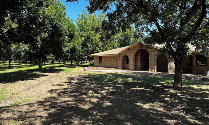 Mesilla Park House | Beautiful Farm Home close to NMSU