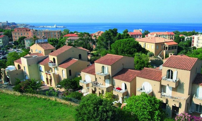 L'Ile-Rousse Resort | Beautiful holiday complex by the sea, veranda or balcony, M2