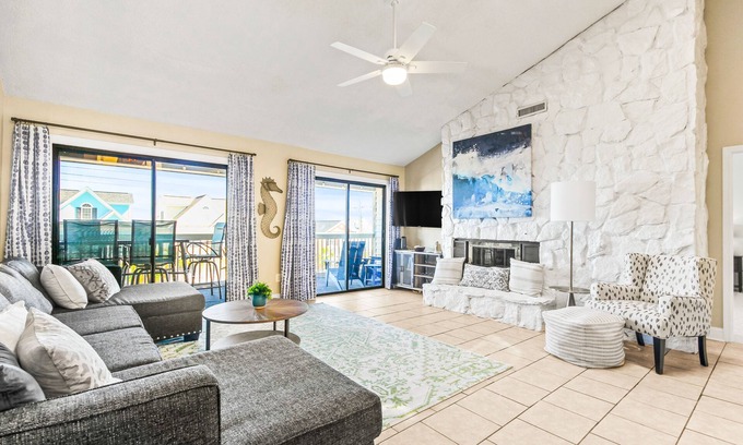 Surfside Beach Condo | Beautiful home across from beach with pool, central AC, balcony & washer/dryer