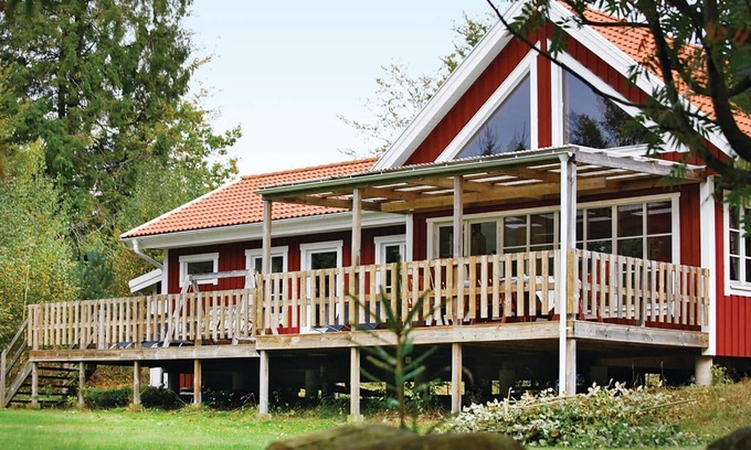 Annerstad House | Beautiful home in Annerstad with sauna