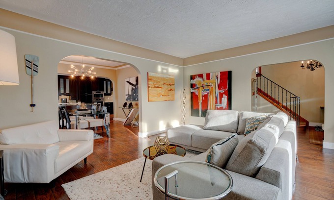 Southwest Calgary House | Beautiful Home in Calgary, Private Garden and Deck