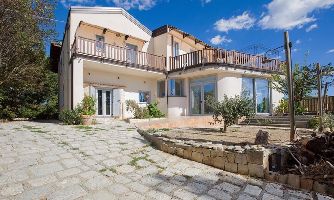 Colobraro House | Beautiful home in Colobraro with WiFi