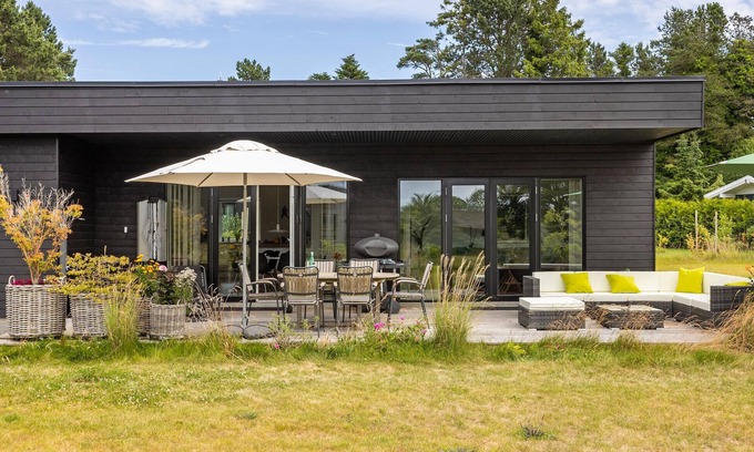 Ordrup House | Beautiful home in Fårevejle with WiFi