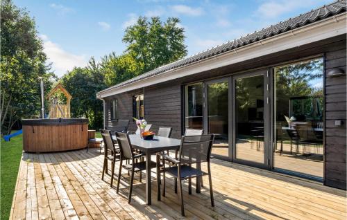 Udsholt House | Beautiful Home In Græsted With Wifi