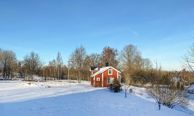 Hestra House | Beautiful home in Hestra with WiFi