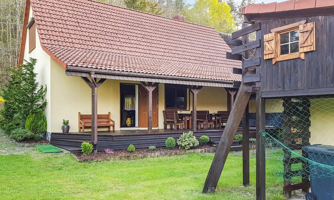 Debnica Kaszubska House | Beautiful home in Krzynia with WiFi