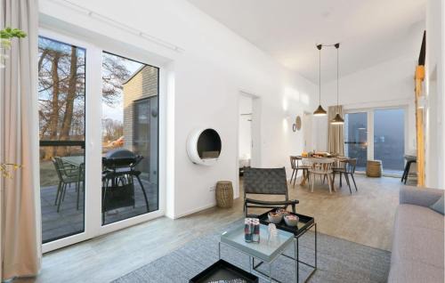 Lembruch House | Beautiful Home In Lembruchdümmer See