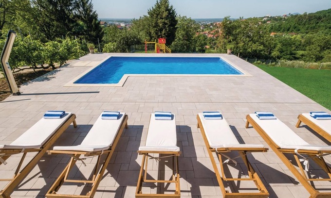 Zagreb House | Beautiful home in Zagreb with WiFi