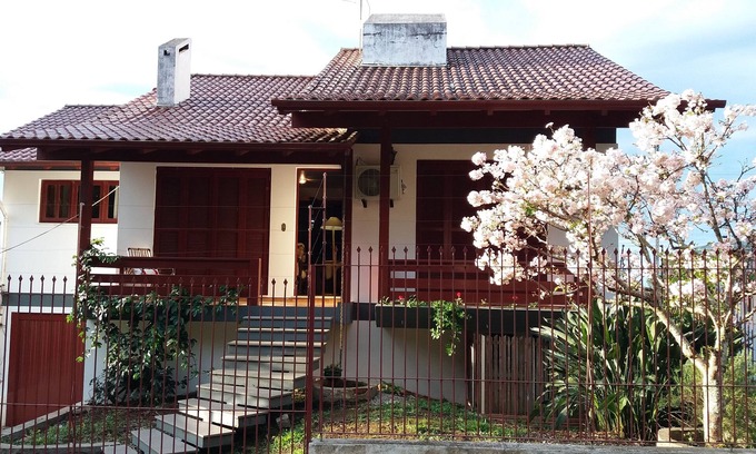 Universitario House | BEAUTIFUL HOUSE FOR 08 PEOPLE IN BENTO GONÇALVES