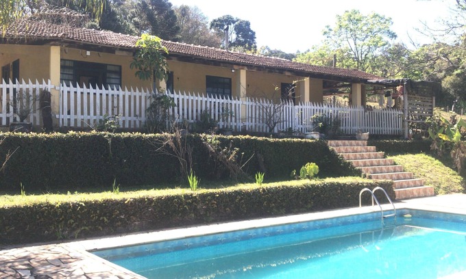 Munhoz House | Beautiful house in front of lake w/orchard, vegetable garden and animals