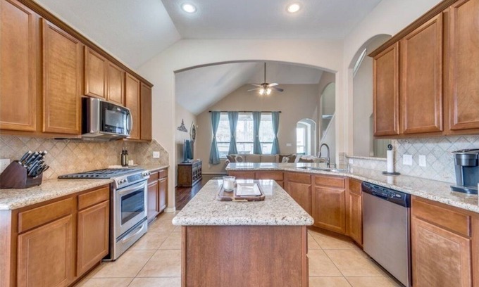 Spring House | Beautiful house nestled in Creekside, with a nice new pool and terrace!
