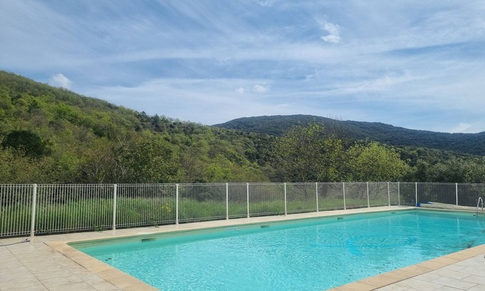 La Liviniere House | Beautiful house with views and a shared pool