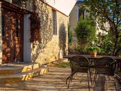 Kastoria Apartment | Beautiful house with garden and amazing lake view