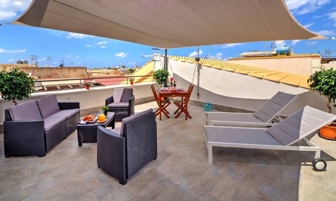 Isola delle Femmine House | Beautiful house in the heart of Isola delle Femmine with large terrace overlooking the sea