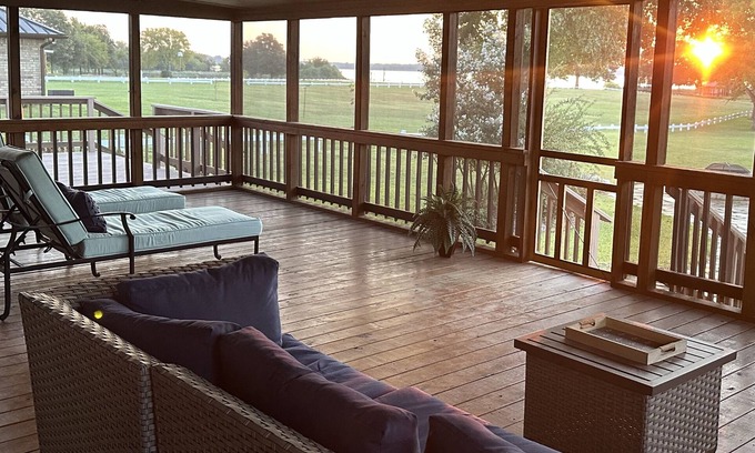 Alba House | Beautiful LAKE FRONT home on Lake Fork!