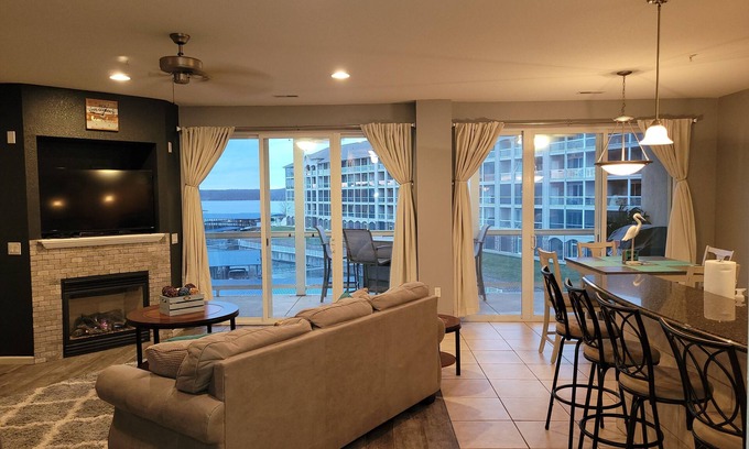 Osage Beach Condo | Beautiful Land's End Waterfront Condo