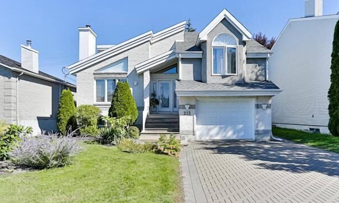 Repentigny House | Beautiful & large 4 bed house, 20mn from Montreal