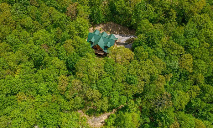 Cranberry Falls Cabin | Beautiful Log Cabin on 25 acres. Free WIFI New generator! nJuly specials!n