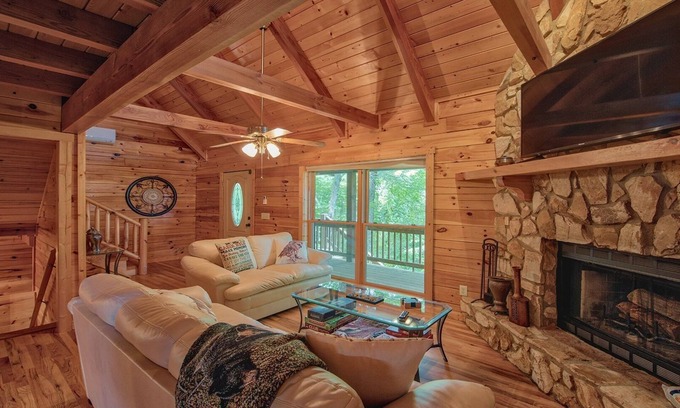 Maggie Valley Cabin | Beautiful Log Cabin with Panoramic Views