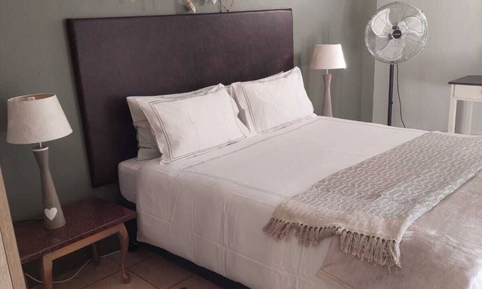 Strand Cabin | Beautiful luxury apartment, set in quiet area in a nice garden, 10 min from beach