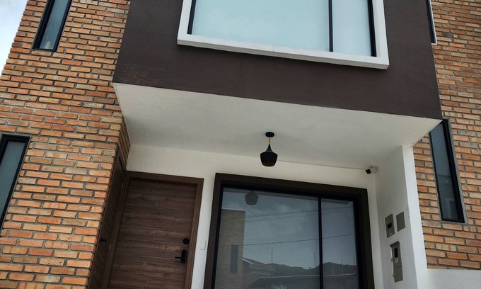 Monay House | Beautiful Modern Home away from Home