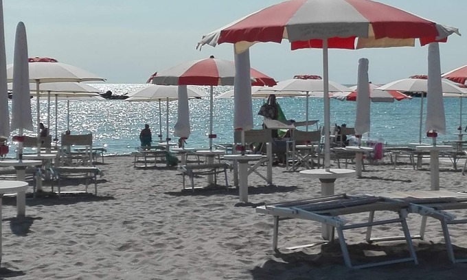 Lido degli Scacchi Apartment | Beautiful one bedroom apartment in Lido degli Scacchi