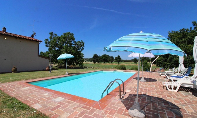 Marciano della Chiana Villa | Beautiful private villa for 9 people with private pool, WIFI, TV and pets allowed, close to Arezzo