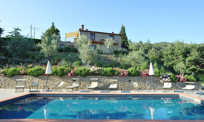 Lisciano Niccone Villa | Beautiful private villa with private pool, A/C, WIFI, TV, terrace, panoramic view, close to Cortona
