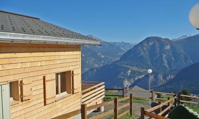 Oberurmein House | Beautiful private villa for 6 guests with WIFI, TV, terrace, pets allowed and panoramic view